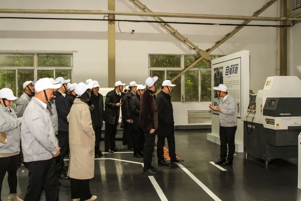 通用技術集團崔志成一行赴普什寧江機床調研交流 通用技術集團崔志成一行赴普什寧江機床調研交流